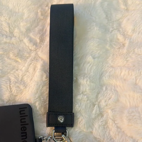 Lululemon Dual Pouch Wristlet in Oil Blue, OS - Picture 2 of 12